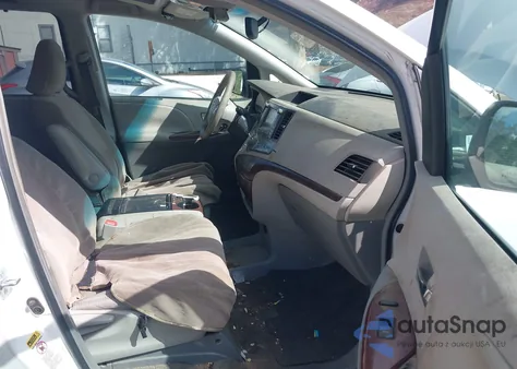 2011 Toyota Sienna Xle V6 из США, поврежденный, VIN 5TDYK3DCXBS144318